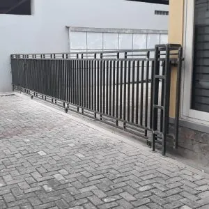 Tangga, Balkon dan Pintu Pagar Besi